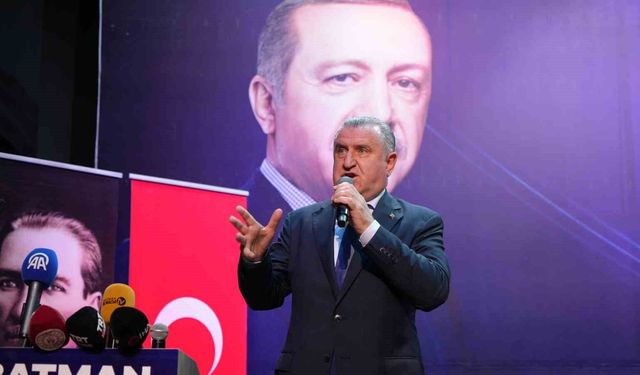 Bakan Bak: 'Her şey gençler için, Batman'a yatırımlarımız sürecek'