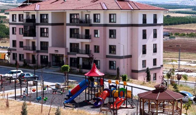 Bakan Kurum: 'Bugüne kadar 81 ilimizde 7 milyona yakın vatandaşımızı sosyal konutlarla afetlere karşı sağlam konutlarına kavuşturduk'