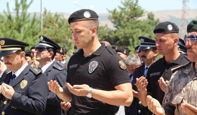 Bingöl'de 15 Temmuz şehitleri dualarla anıldı