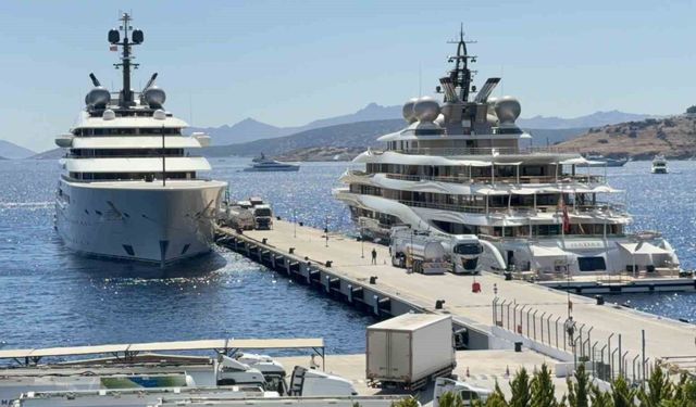 Bodrum'da süper yatlara 21 tankerle 600 bin litre yakıt ikmali