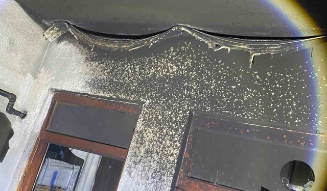 Buzdolabı bomba gibi patladı