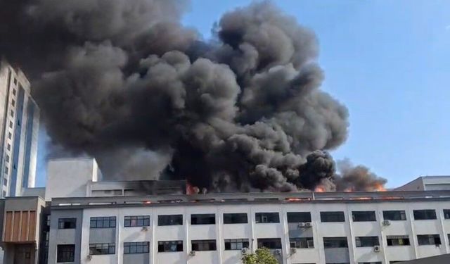 İş merkezi yangını kontrol altına alındı
