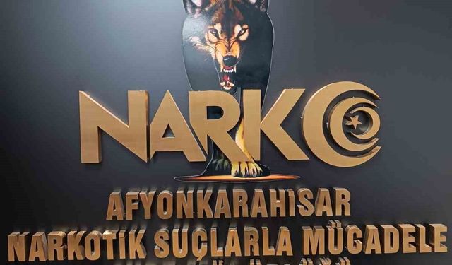 Minibüsün koltuk döşemesinden 3 kilogram uyuşturucu çıktı