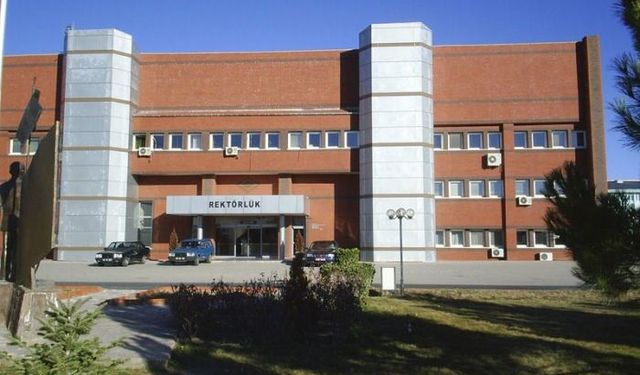 SDÜ'den sınav sorusu sızdırılması iddialarına açıklama: 'Adli ve idari süreç ayrı yürütülüyor'