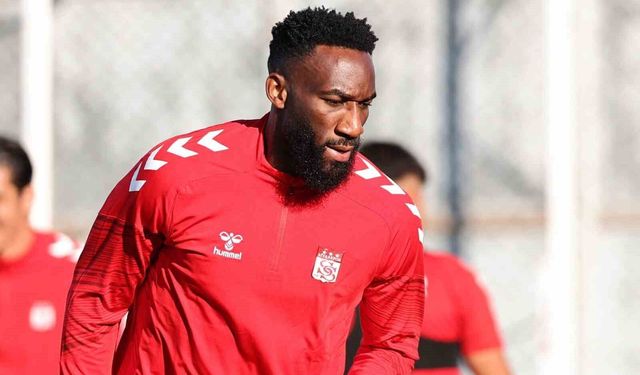 Sivasspor, Aaron Appindangoye'nin sözleşmesini yeniledi