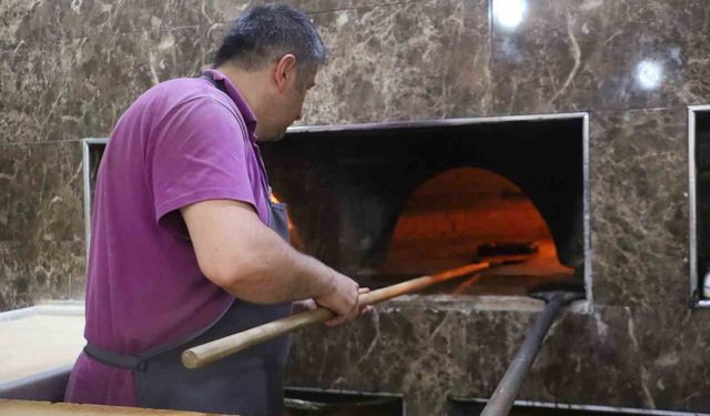 Sivas'ta termometreler 40 dereceyi gördü: Kavurucu sıcakta ustaların zorlu mesaisi