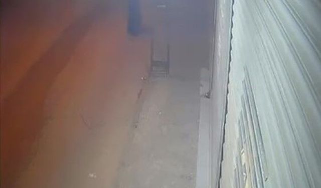 Tanınmamak için kadın kılığına girip silahlı saldırı düzenledi