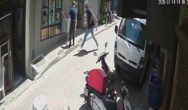 Tıraşını beğenmedi günler sonra berberini bıçakladı, o anlar kamerada