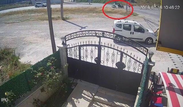 Yalova'da karı kocanın öldüğü kaza anı saniye saniye kameraya yansıdı