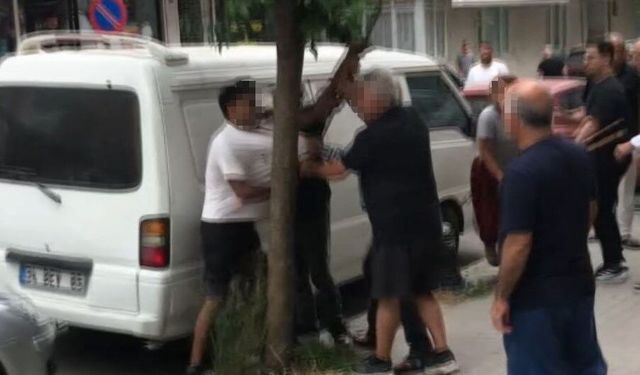 Avcılar'da demir sopalı, taşlı kavga: 1 yaralı