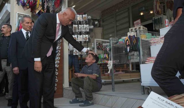 Bakan Ersoy: 'İnsanlığa gereken reçete açıktır: 'Bir olalım, iri olalım, diri olalım''