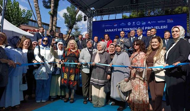 Bakan Kacır: 'Afyonkarahisar'da gerçekleşecek 164 milyar lira yatırımın ve 28 binin üzerinde istihdamın önünü açtık'