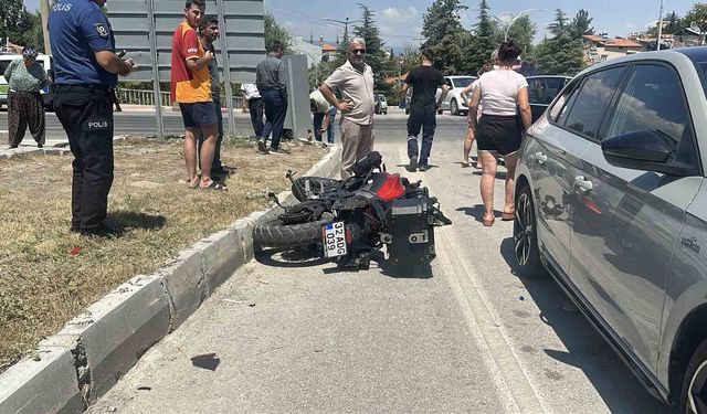 Burdur'da motosiklet ile otomobil çarpıştı: 1 yaralı