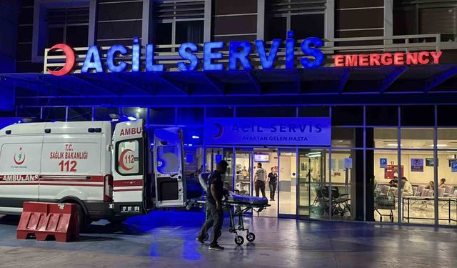 Çanakkale'de evinde rahatsızlanan komedyen Cem Yılmaz hastaneye kaldırıldı