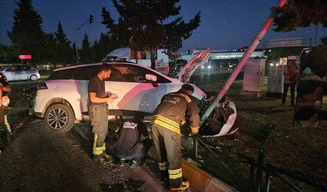 Çerkezköy'de iki araç kafa kafaya çarpıştı: 6 yaralı