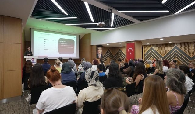 Denizlili kadınların el emekleri Denizli Büyükşehir ile dünya vitrinine taşınıyor