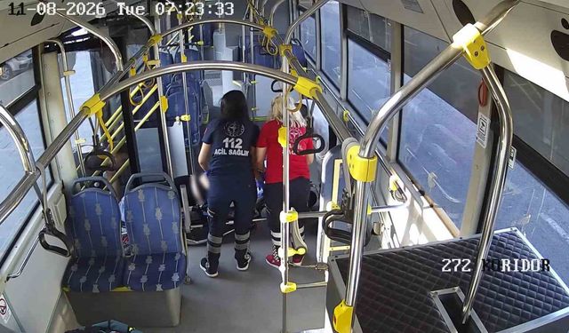 Duyarlı şoför, fenalaşan yolcuyu hastaneye yetiştirdi