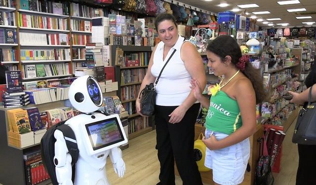 Edirne'de okul alışverişlerinde robot asistan sürprizi