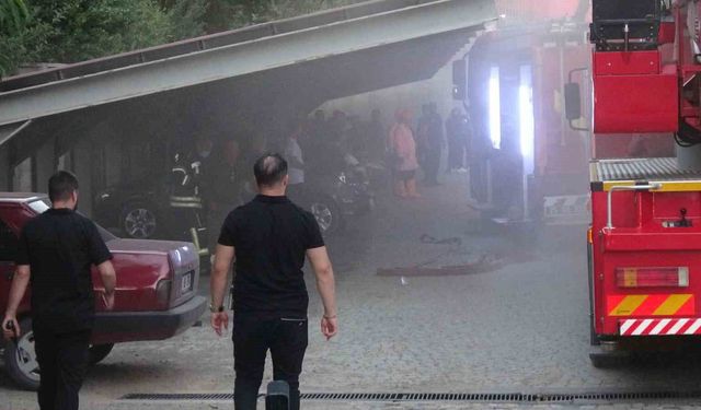 Erzurum Adliyesi'nde yangın: 2 kişi dumandan etkilendi