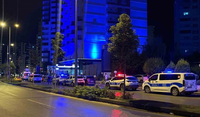 Genç kadını bıçakladıktan sonra aşağı atan zanlı, cinayeti çektiği video ile itiraf etmiş