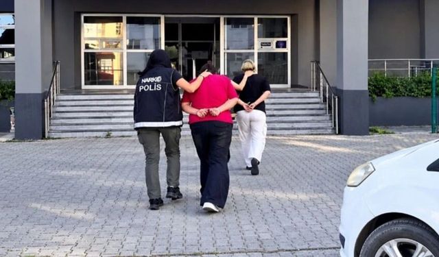 Hakkari'de mide ve bağırsaklarında uyuşturucu taşıyan 3 İranlı tutuklandı