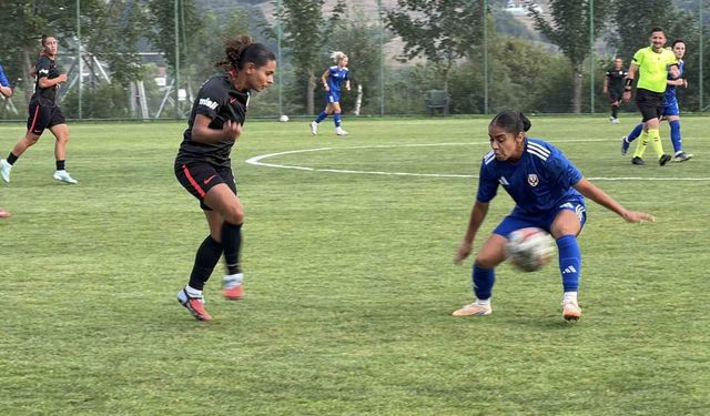 Hazırlık maçı: Beşiktaş Kadın Futbol Takımı: 3 - FOMGET: 1