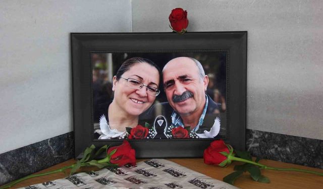 İzmir'de trafik kazasında hayatını kaybeden karı koca memleketleri Sivas'ta toprağa verildi