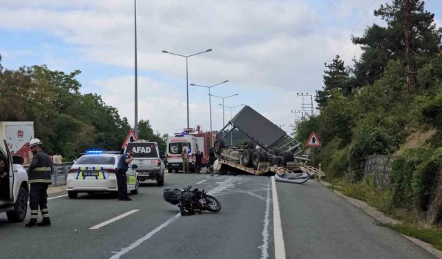 Karabük-Bartın yolunda feci kaza: Tır devrildi, 2 kişi hayatını kaybetti
