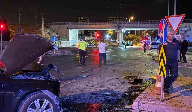 Kayseri'de kazaya karışan otomobil, çarpışmadan 200 metre sonra ancak durabildi: 1 yaralı