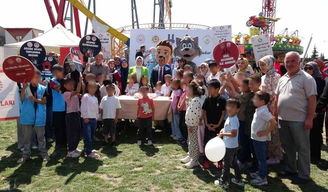 Koruyucu aileler ve çocuklar festivalde buluştu