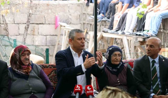 Özgür Özel'den gaf: 'Kayseri'ye CHP'li belediyede getireceğiz'