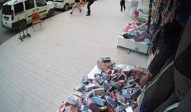 Polisten kaçan şüpheliyi vatandaş yakaladı, o anlar kamerada