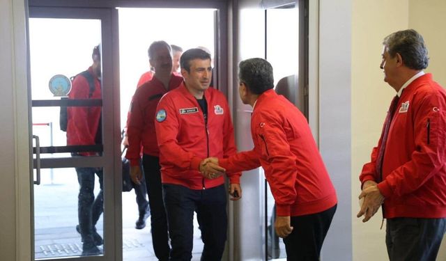 Selçuk Bayraktar: 'Şırnak, Türkiye'nin tam bağımsız teknoloji mücadelesinde önemli ilkleri başardı'