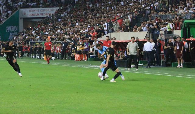 Tredyol Süper Lig: Amed Sportif Faaliyetler: 1 - Trabzonspor: 1 (İlk yarı)