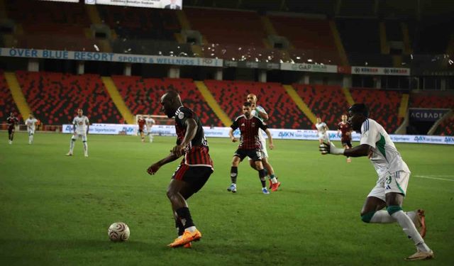 Trendyol Süper Lig: Gaziantep FK: 0 - Çaykur Rizespor: 1 (Maç devam ediyor)