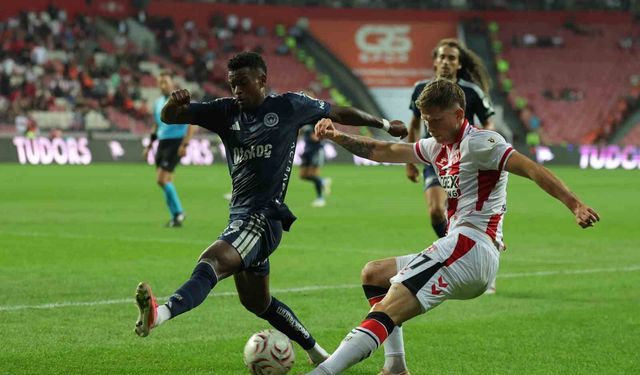Trendyol Süper Lig: Samsunspor: 0 - Fenerbahçe: 1 (İlk yarı)