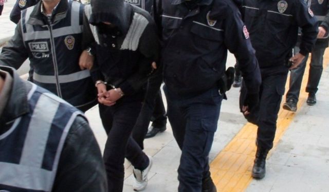 Yurt dışında aranan 76 şüpheli Türkiye’ye iade edildi