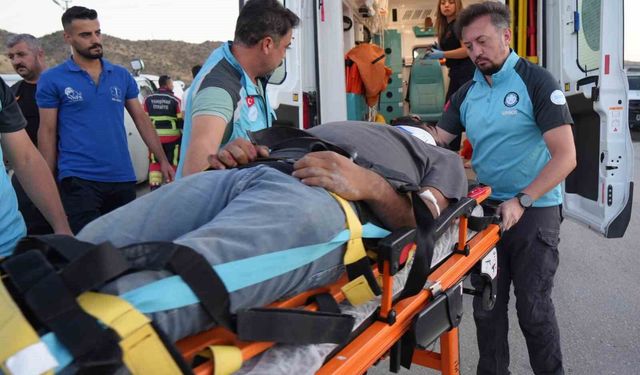 14 kişinin yaralandığı kazada minibüs sürücüsünün kural ihlali yaptığı değerlendirildi