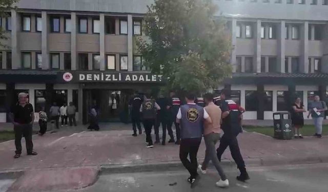 Adliyeye sevk edilen şüphelilere ailelerinden ibretlik tepki