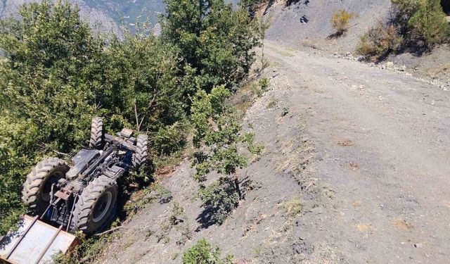 Amasya'da traktör şarampole yuvarlandı: 1 ölü, 3 yaralı