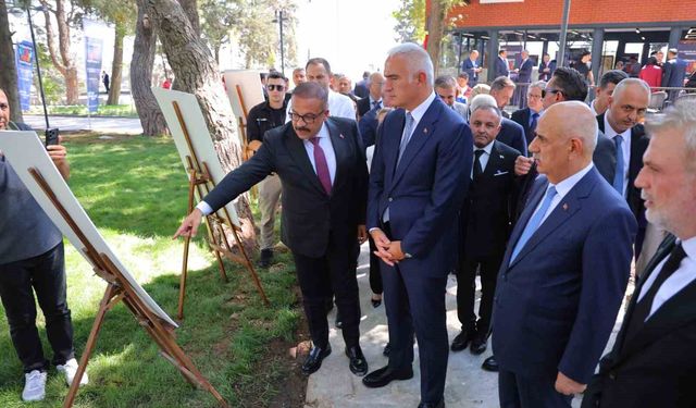 Bakan Ersoy: 'Felaket tellallığı yapıp 10-15 yıldan önce buralar düzelemez dediler'