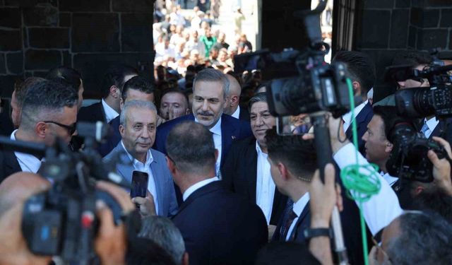 Bakan Fidan'a Diyarbakır'da yoğun ilgi