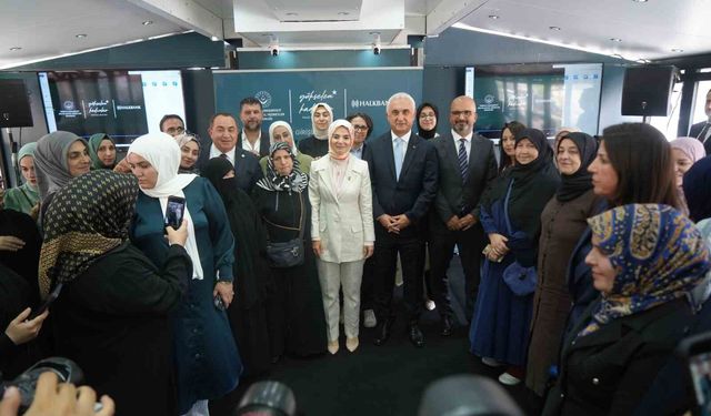 Bakan Göktaş, Muş'ta Yükselen Kadınlar Girişimcilik Eğitim Tırı'nı ziyaret etti