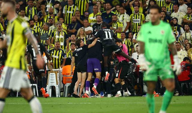 Derbide kazanan Beşiktaş puanını 9'a çıkardı