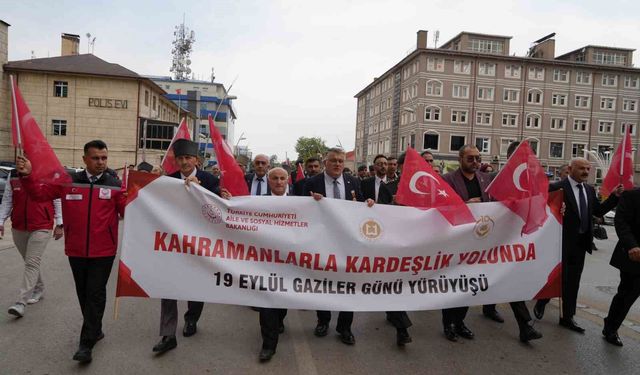 Erzurum'da Gaziler günü dolayısıyla kortej yürüyüşü