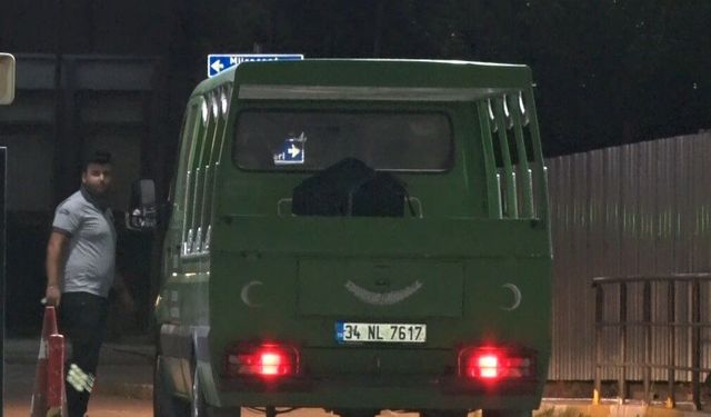 Evinde ölü bulunan oyuncu Serhat Kılıç'ın cenazesi Adli Tıp Kurumu'na kaldırıldı