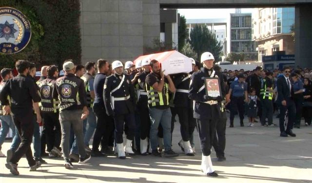 Şehit polisi son yolculuğuna meslektaşları uğurladı