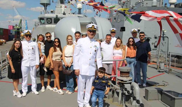 TCG Karataş gemisinde personelin ailesi ağırlandı