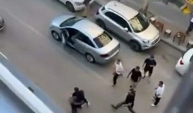 Trafik durdu, cadde ringe döndü.. O anlar kamerada