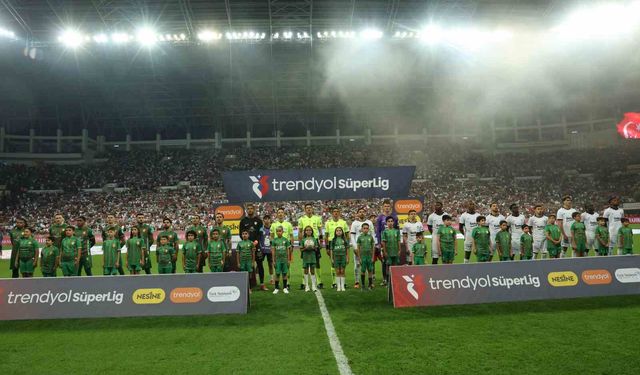 Trendyol Süper Lig: Amed Sportif Faaliyetler: 2 - Beşiktaş: 0 (İlk yarı)